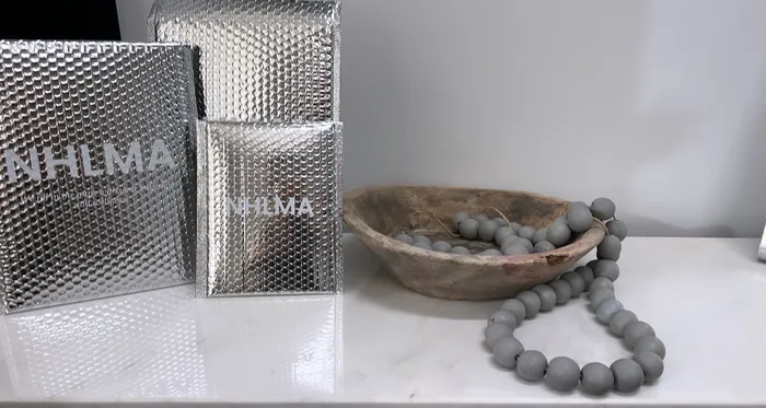 CustomCanvasNow.Com - Custom Matte Bubble Mailer