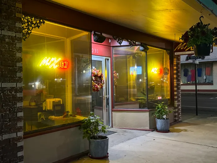 CustomCanvasNow.Com - Artwork Neon Sign