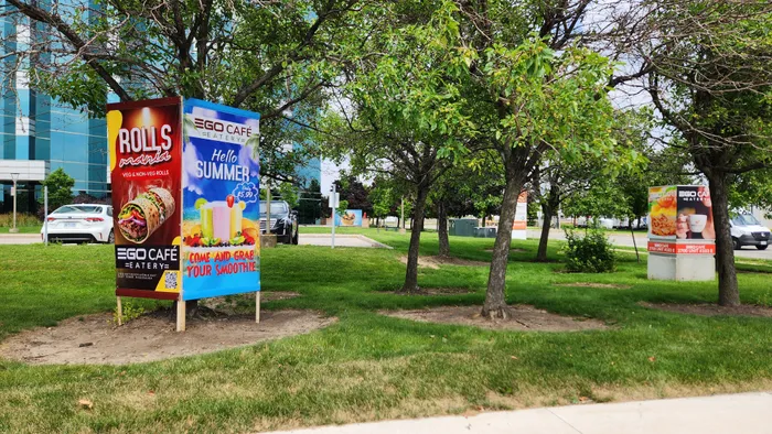 CustomCanvasNow.Com - Pole Banners