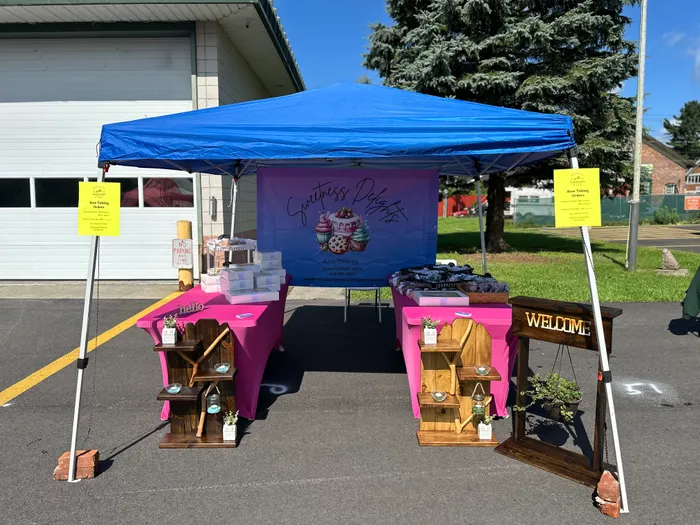 CustomCanvasNow.Com - Custom Vinyl Banners