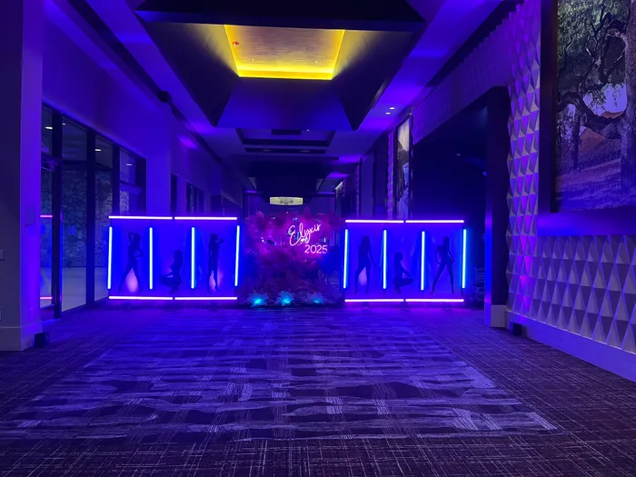 CustomCanvasNow.Com - Custom Neon Sign