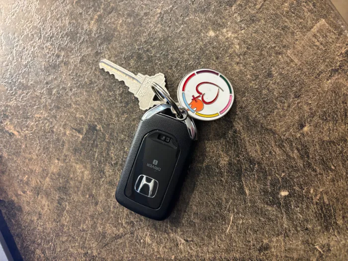 CustomCanvasNow.Com - Metal Keychain