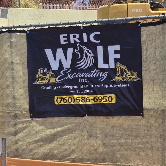 CustomCanvasNow.Com - Custom Vinyl Banners