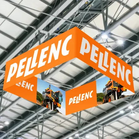 Enseigne Suspendue pour Salon Professionnel - Custom Canvas Now